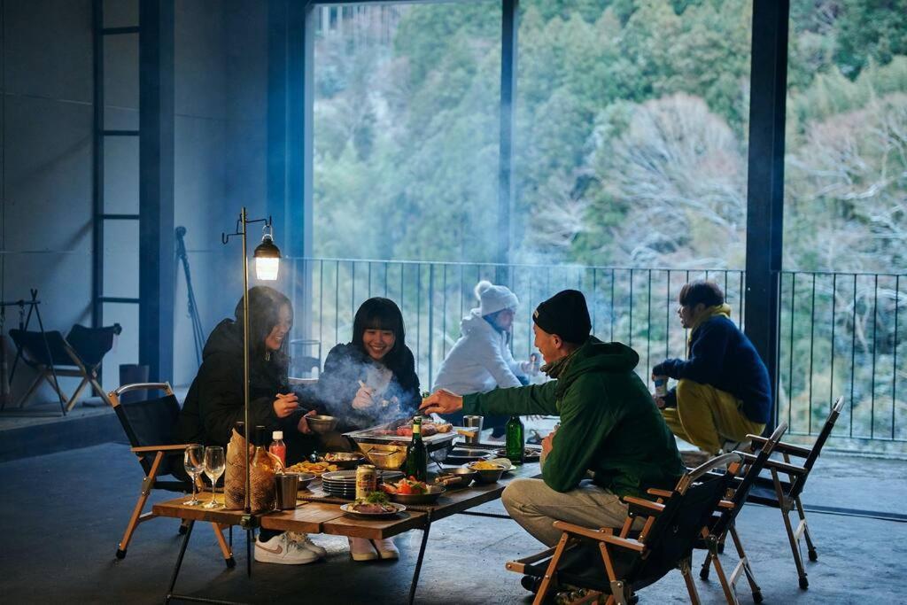 目の前が吉野川・雨天でも屋外体験ができる絶景の一軒家 Holiday home *