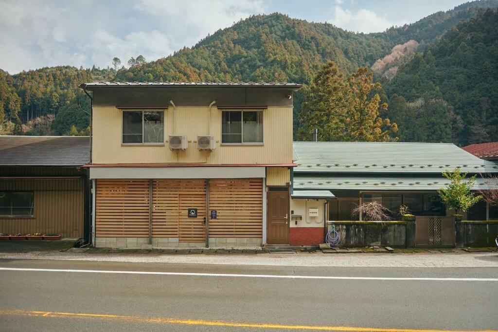 目の前が吉野川・雨天でも屋外体験ができる絶景の一軒家 Holiday home *