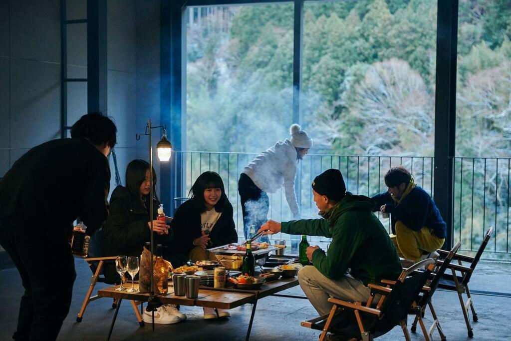 Holiday home 目の前が吉野川・雨天でも屋外体験ができる絶景の一軒家 Otoyocho