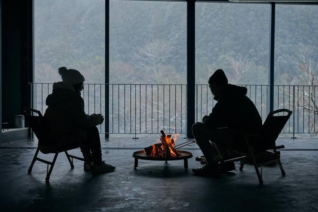 目の前が吉野川・雨天でも屋外体験ができる絶景の一軒家